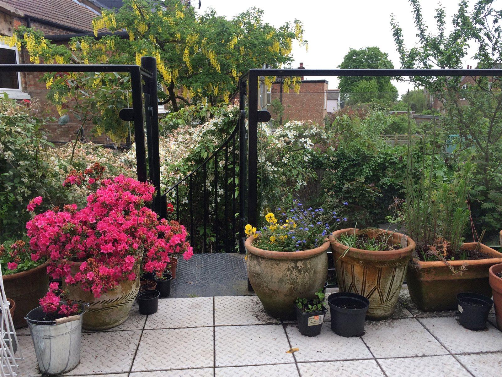 2 bedroom Maisonette to rent - Martyn Gerrard