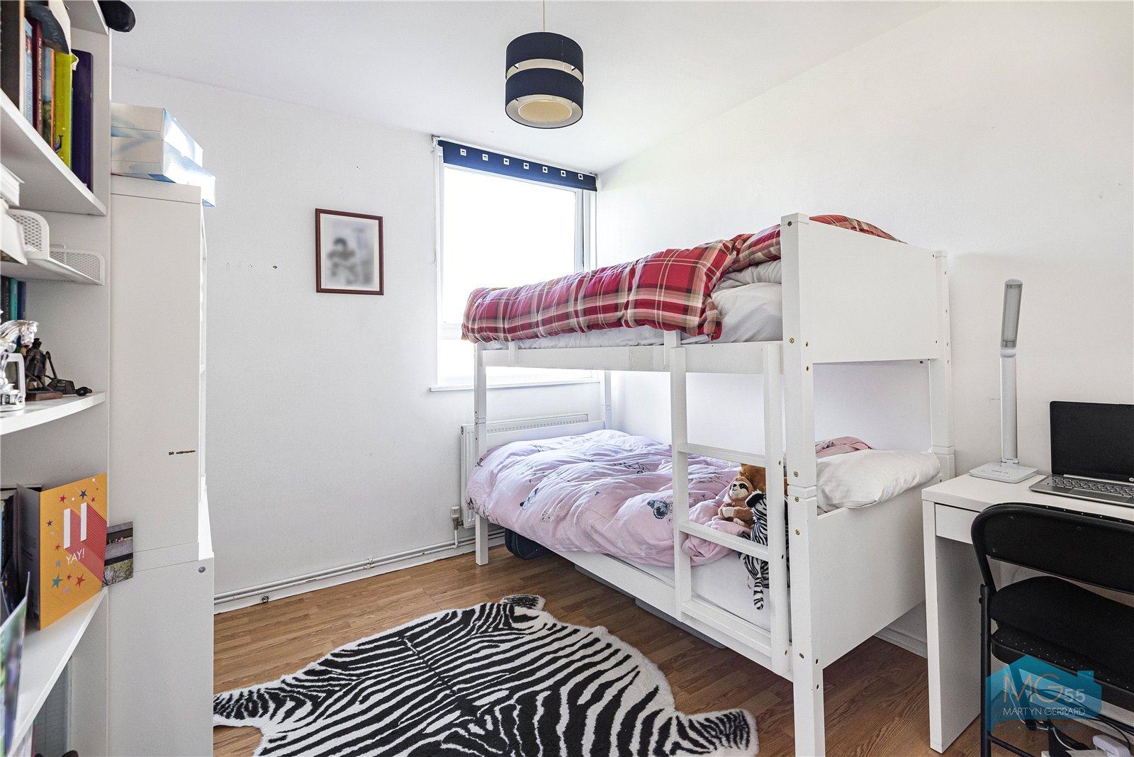 2 bedroom Ground Floor Flat to rent - Martyn Gerrard