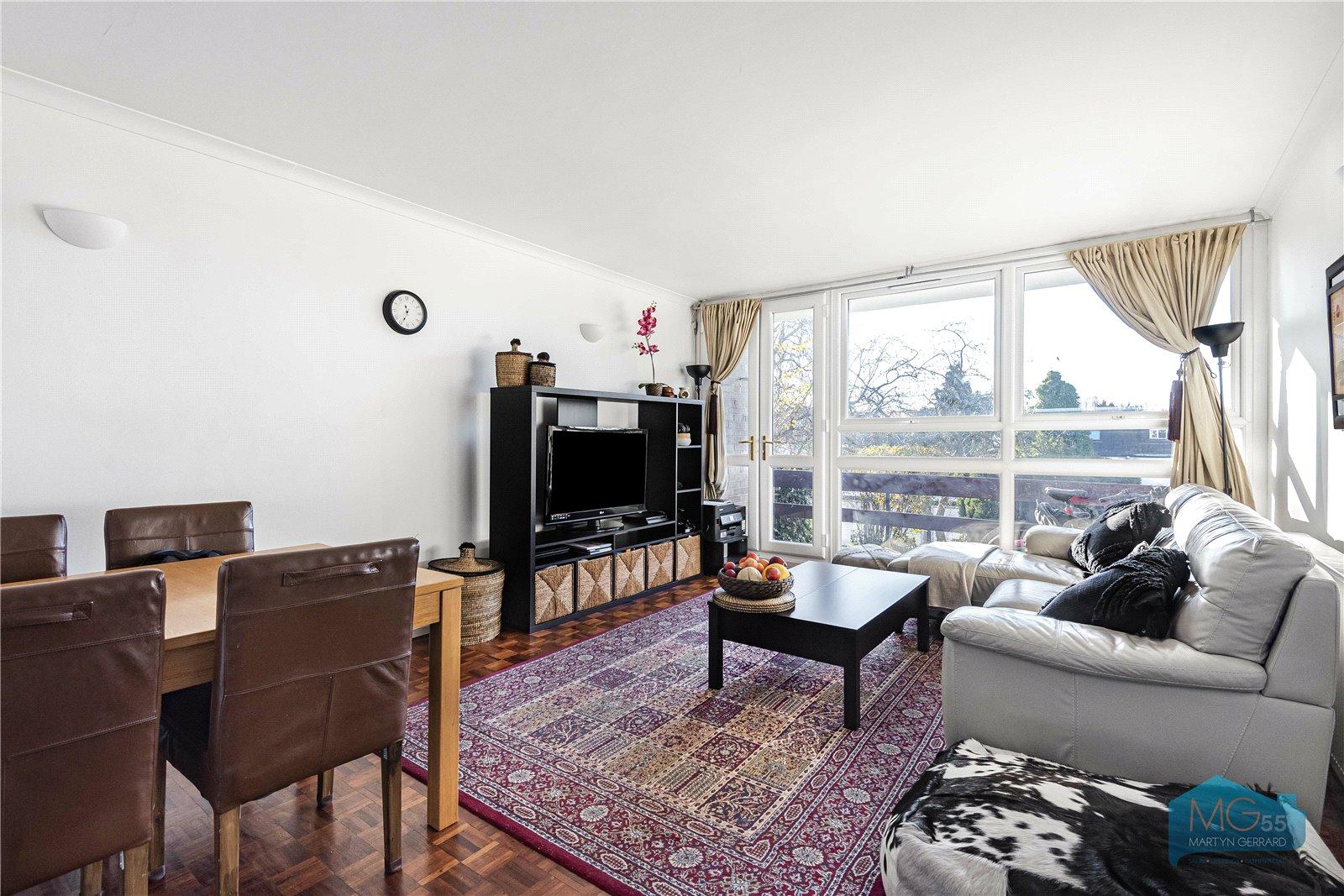 2 bedroom Ground Floor Flat to rent - Martyn Gerrard