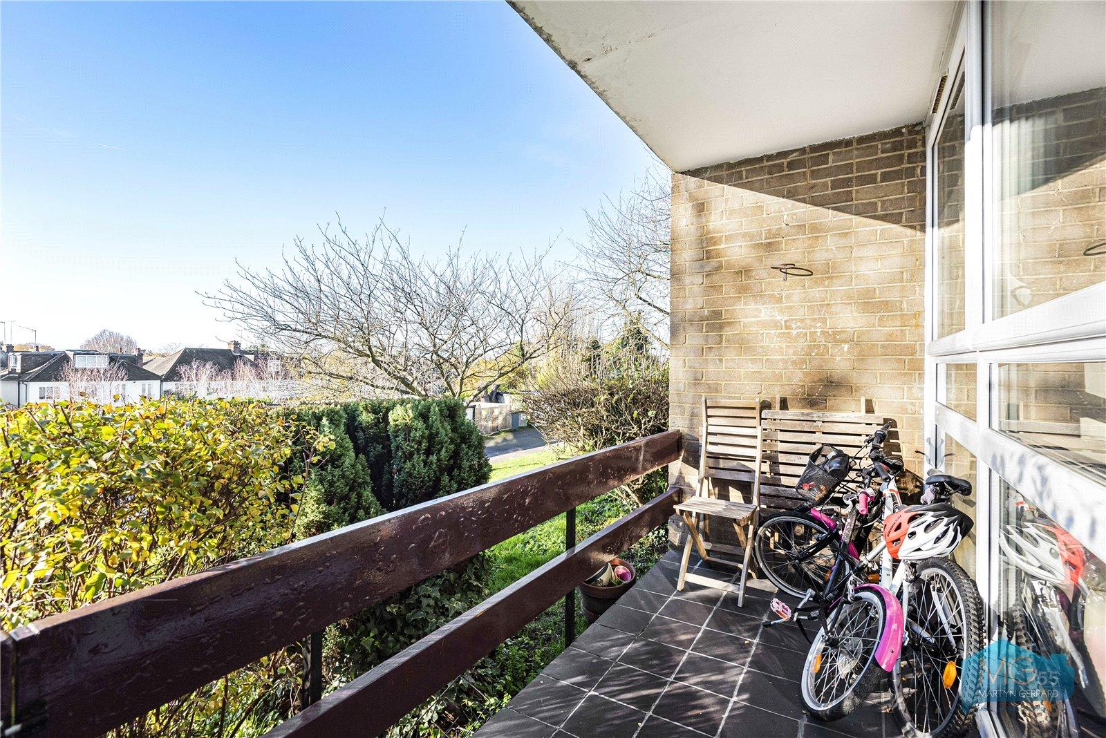2 bedroom Ground Floor Flat to rent - Martyn Gerrard