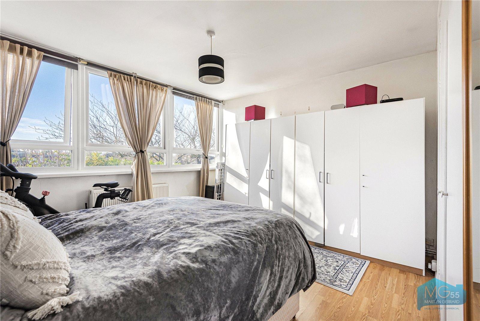2 bedroom Ground Floor Flat to rent - Martyn Gerrard