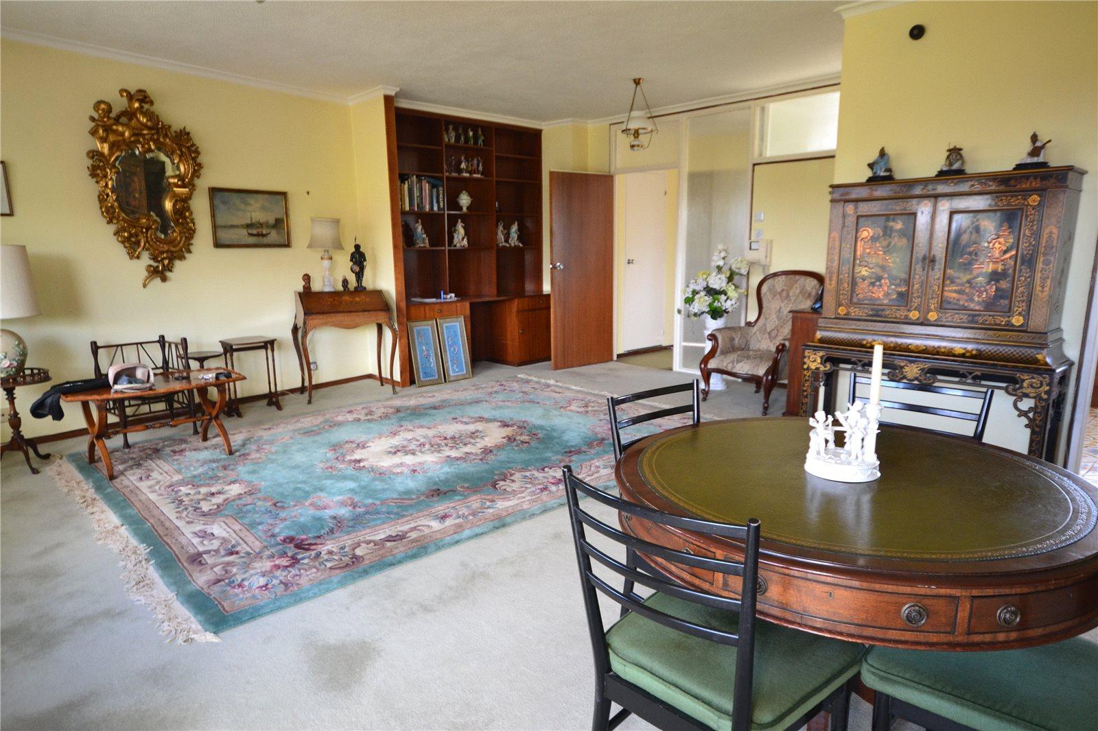 3 bedroom Apartment to rent - Martyn Gerrard