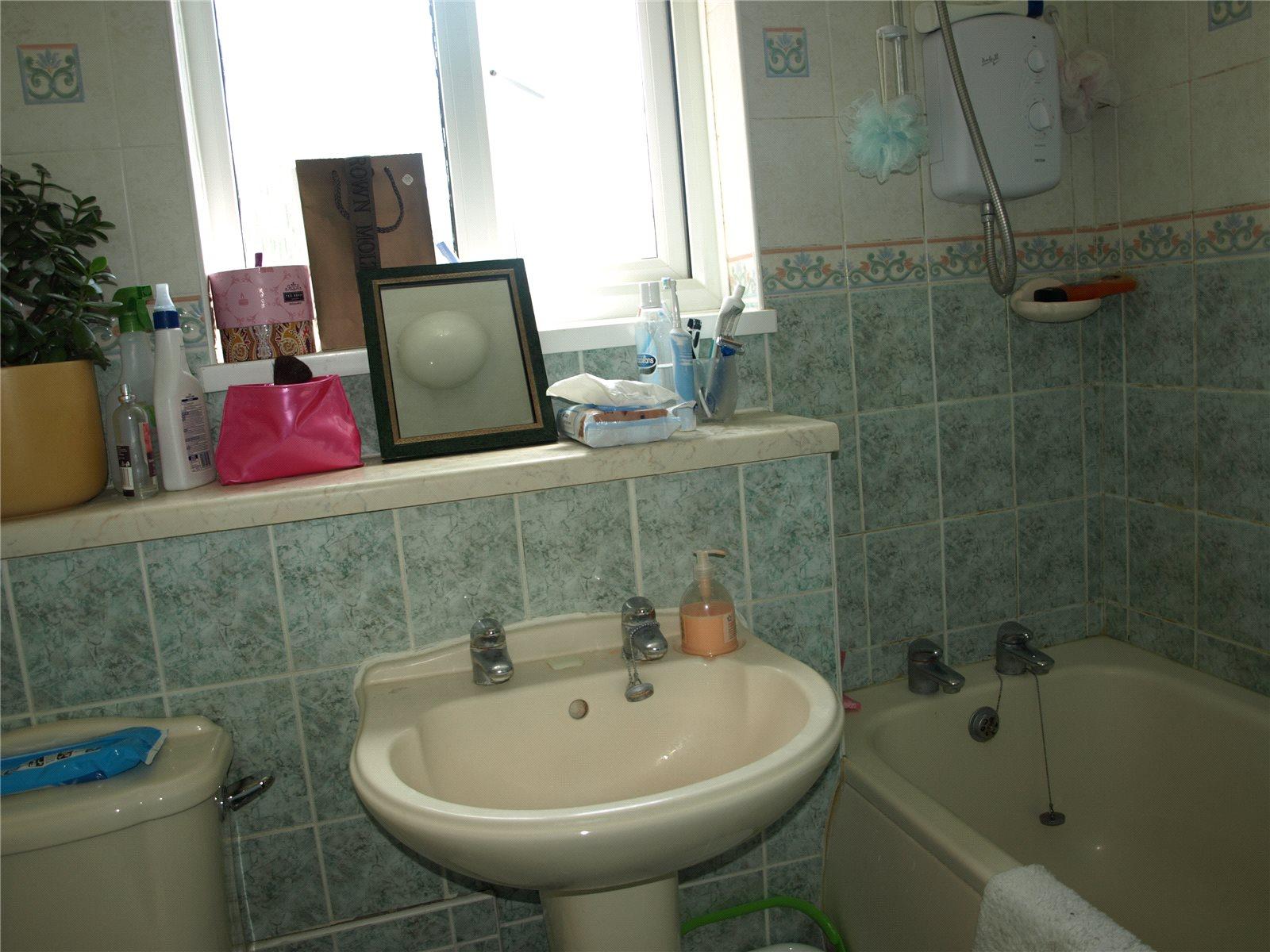 2 bedroom Apartment to rent + ' - Martyn Gerrard