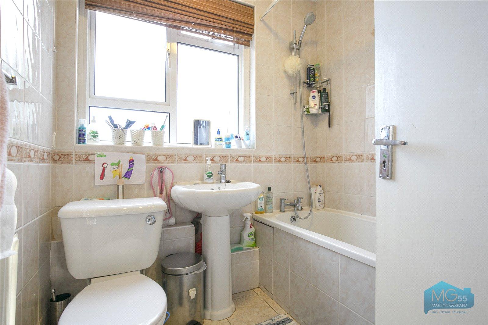 2 bedroom Apartment to rent - Martyn Gerrard