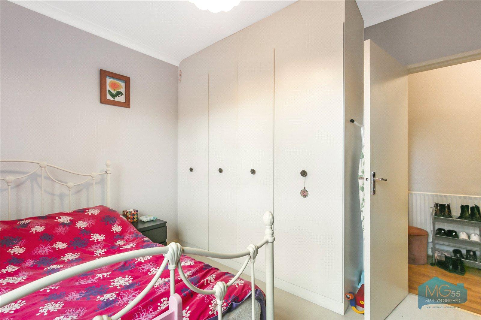 2 bedroom Apartment to rent - Martyn Gerrard