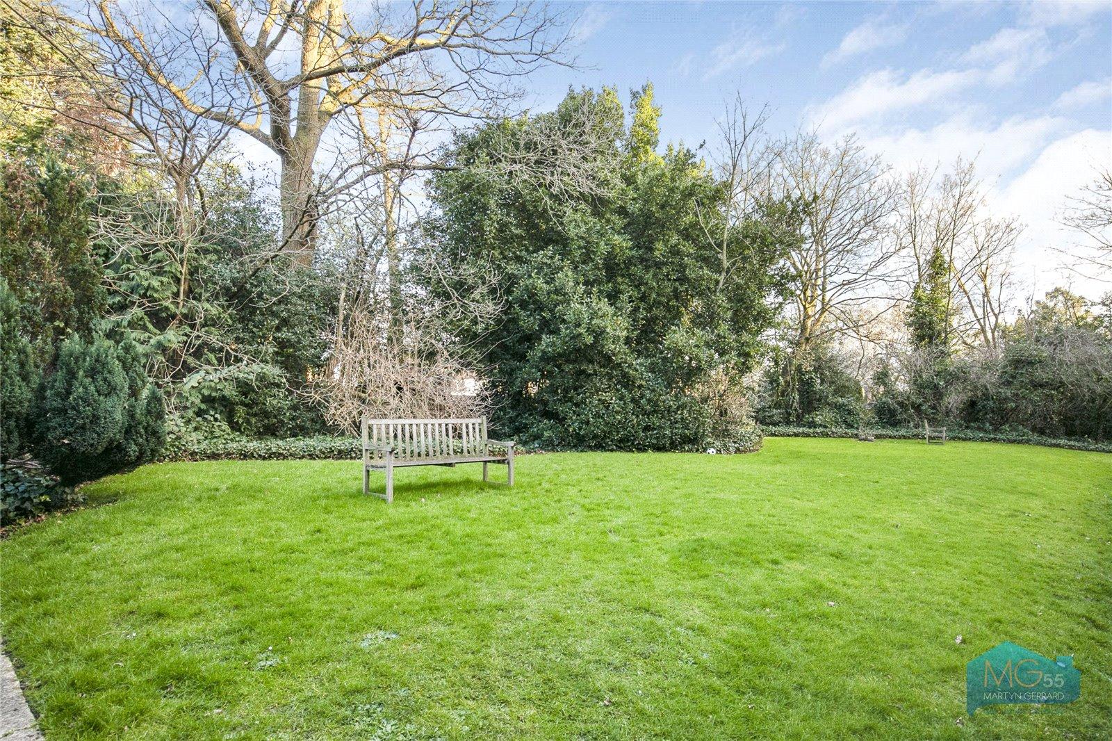 2 bedroom Apartment to rent - Martyn Gerrard