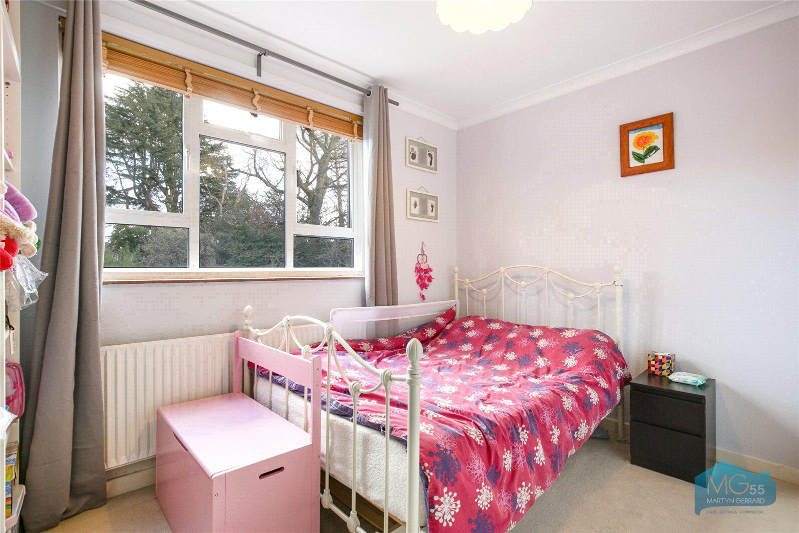 2 bedroom Apartment to rent - Martyn Gerrard