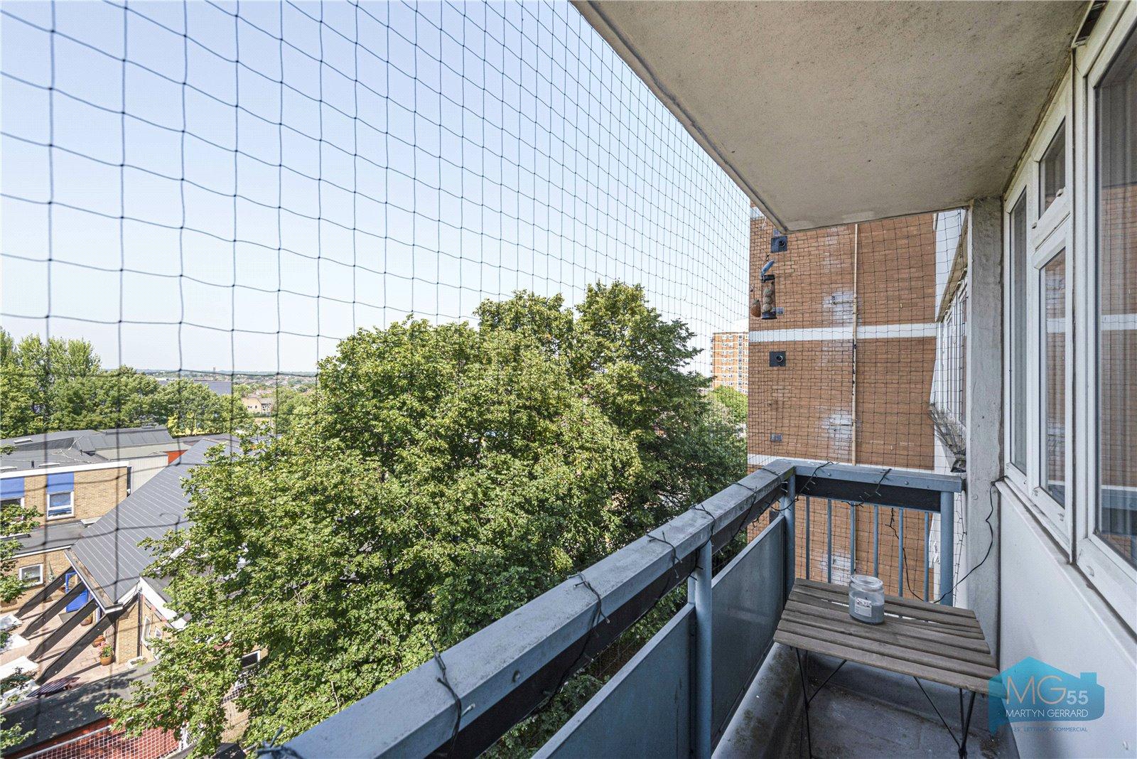 Prospect Ring, East Finchley, London, N2+ - Martyn Gerrard