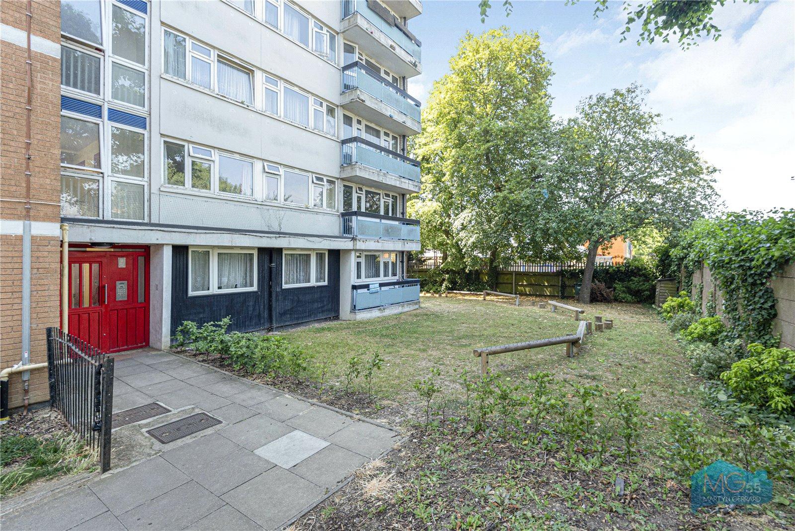 2 bedroom Apartment to rent - Martyn Gerrard