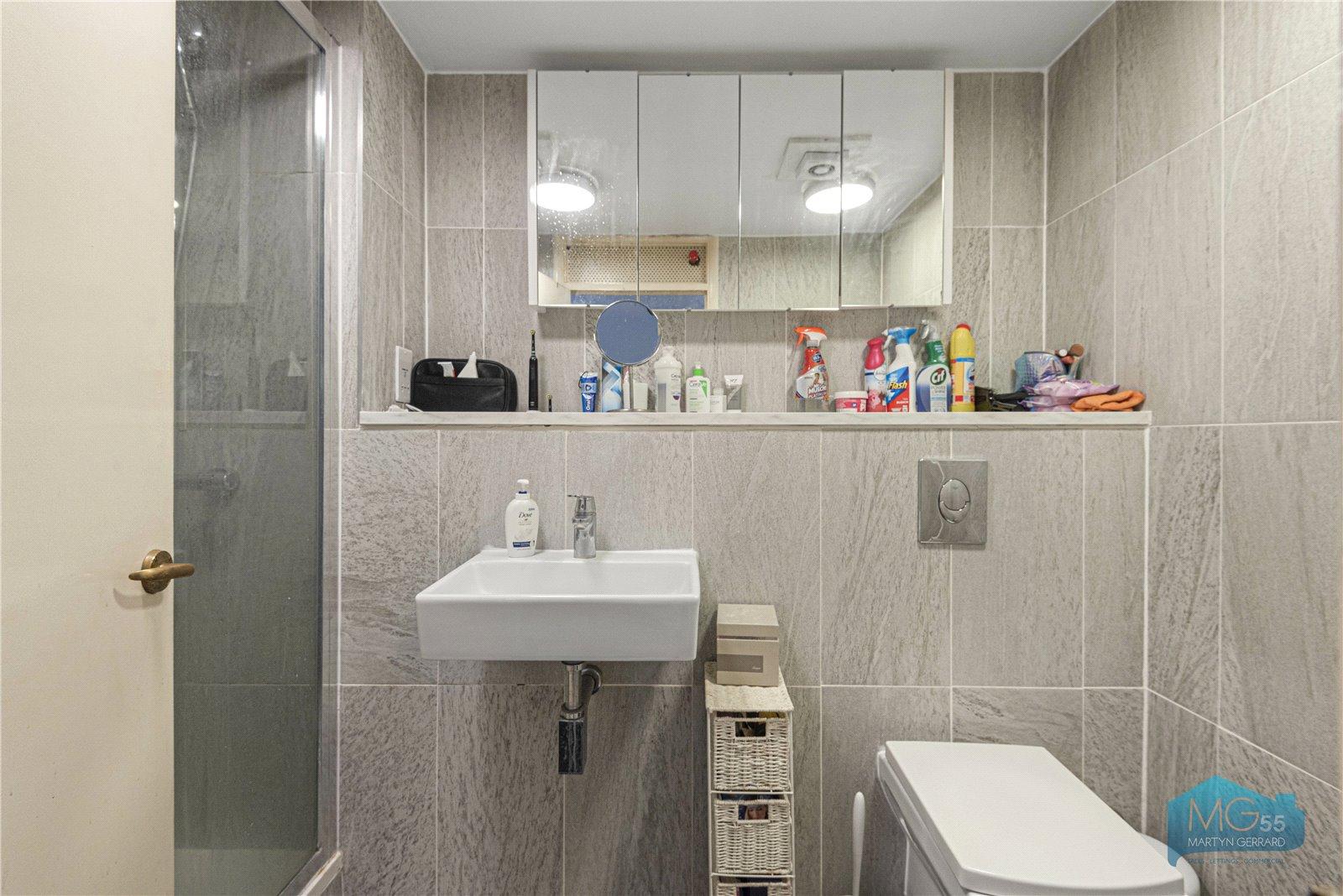 2 bedroom Apartment to rent - Martyn Gerrard