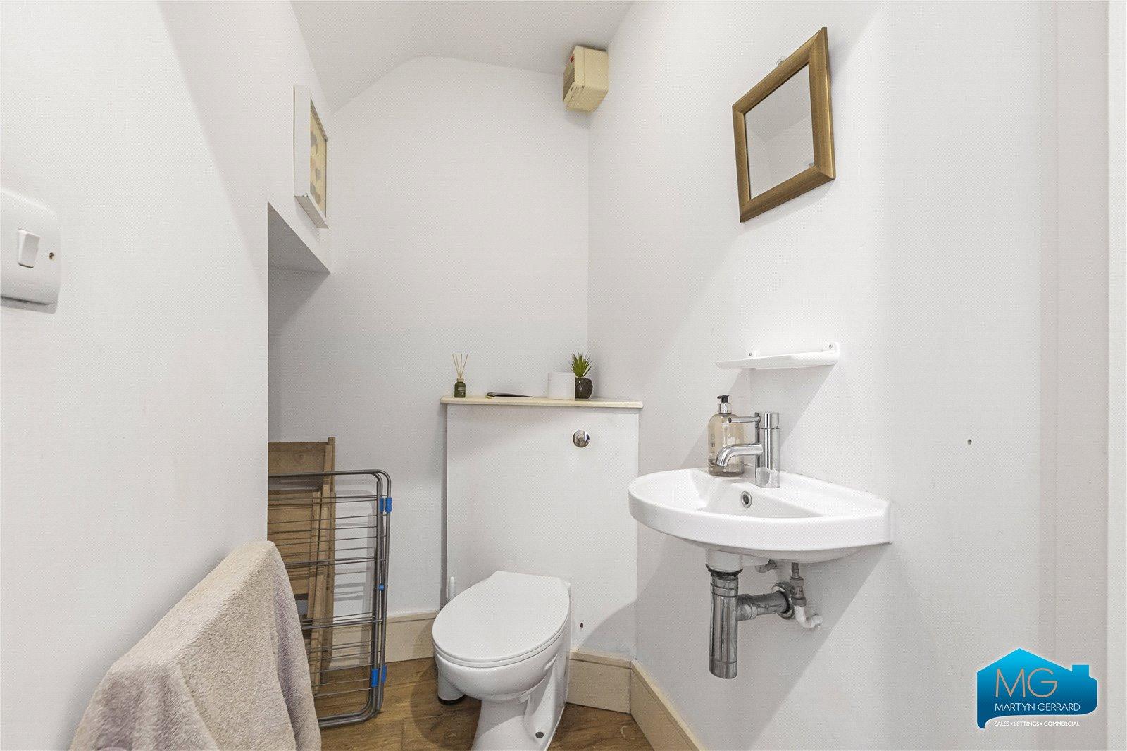 2 bedroom Terraced House to rent - Martyn Gerrard