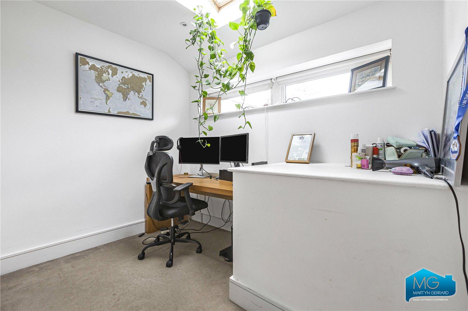 Dairy Mews, East Finchley, London, N2+ - Martyn Gerrard
