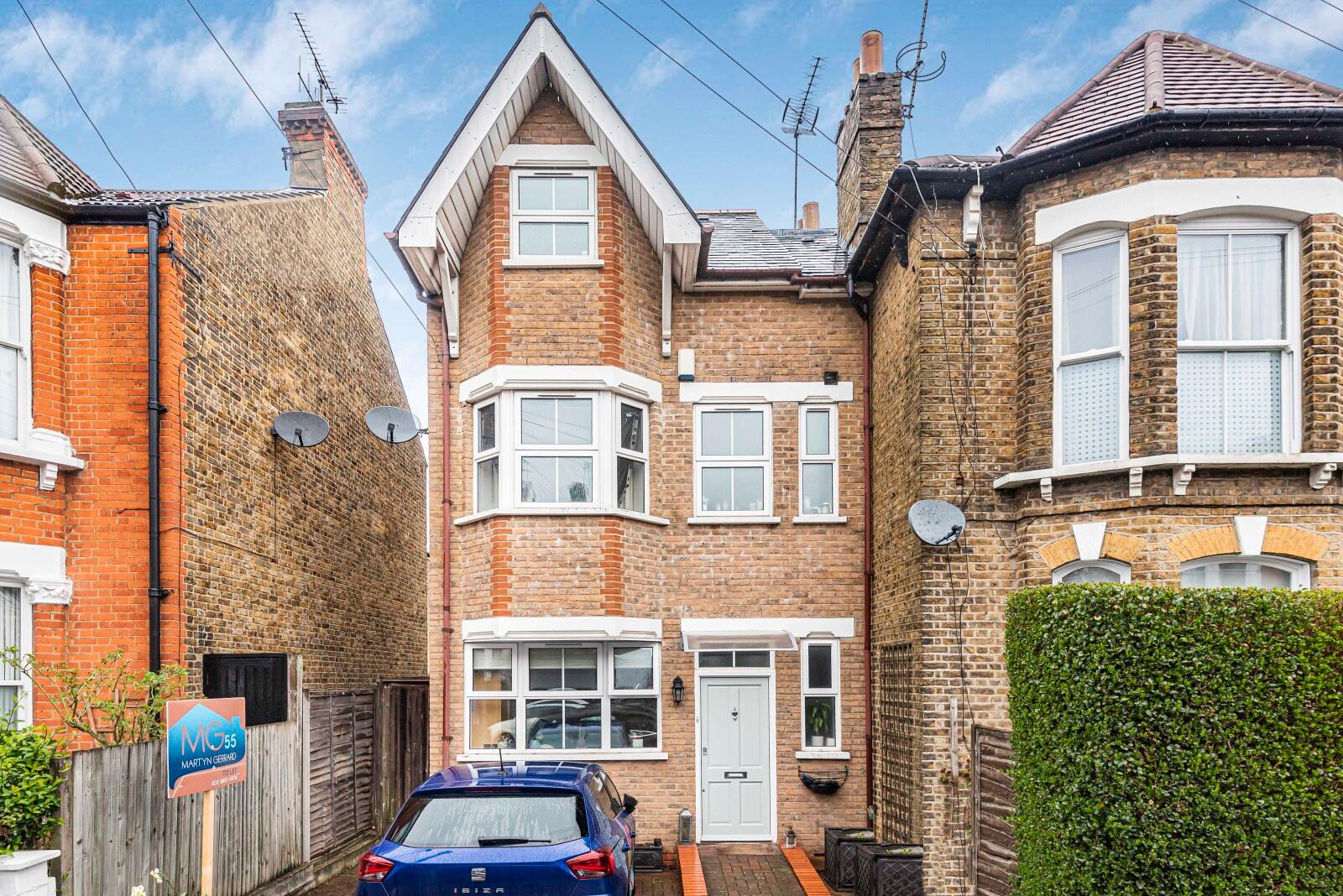 4 bedroom Terraced House to rent - Martyn Gerrard