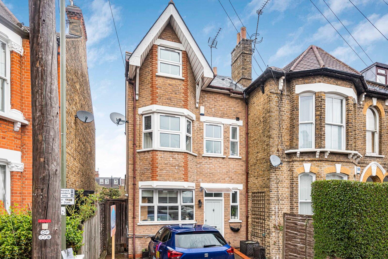 4 bedroom Terraced House to rent - Martyn Gerrard