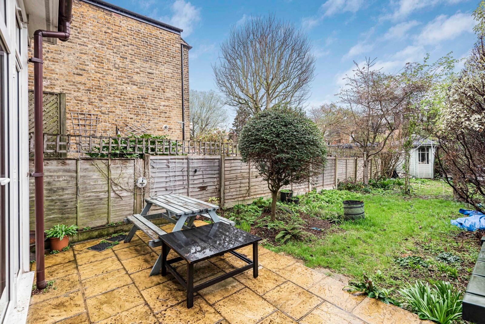 4 bedroom Terraced House to rent - Martyn Gerrard