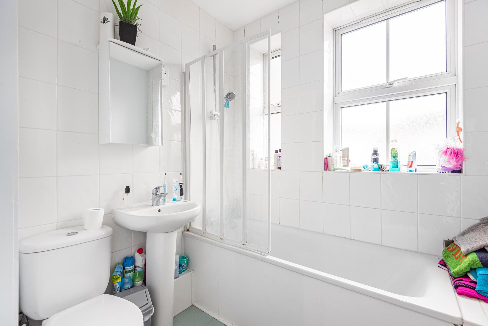 4 bedroom Terraced House to rent - Martyn Gerrard