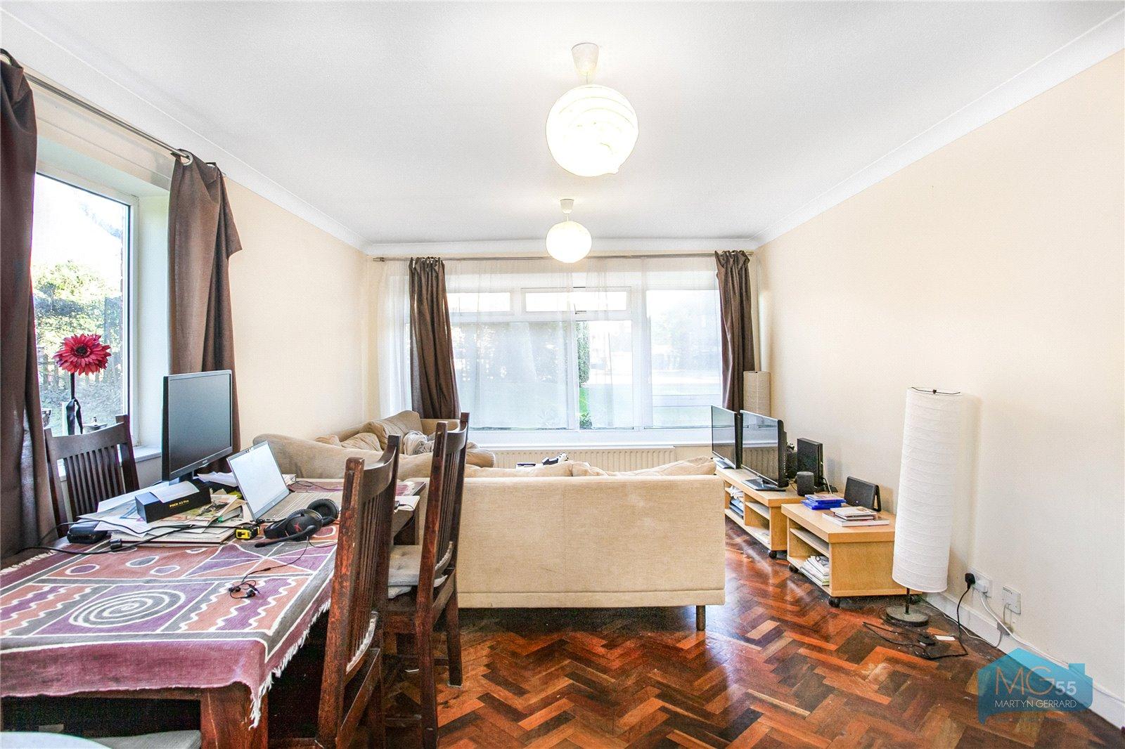 2 bedroom Ground Floor Flat to rent - Martyn Gerrard