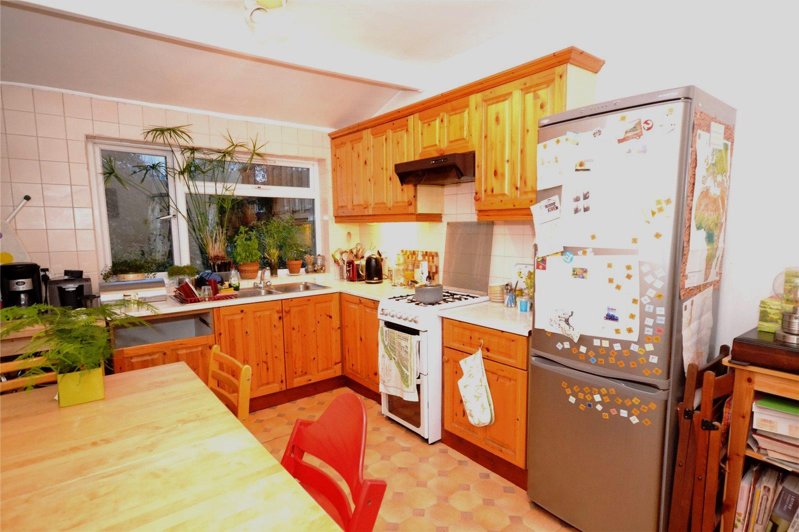 2 bedroom Property to rent - Martyn Gerrard