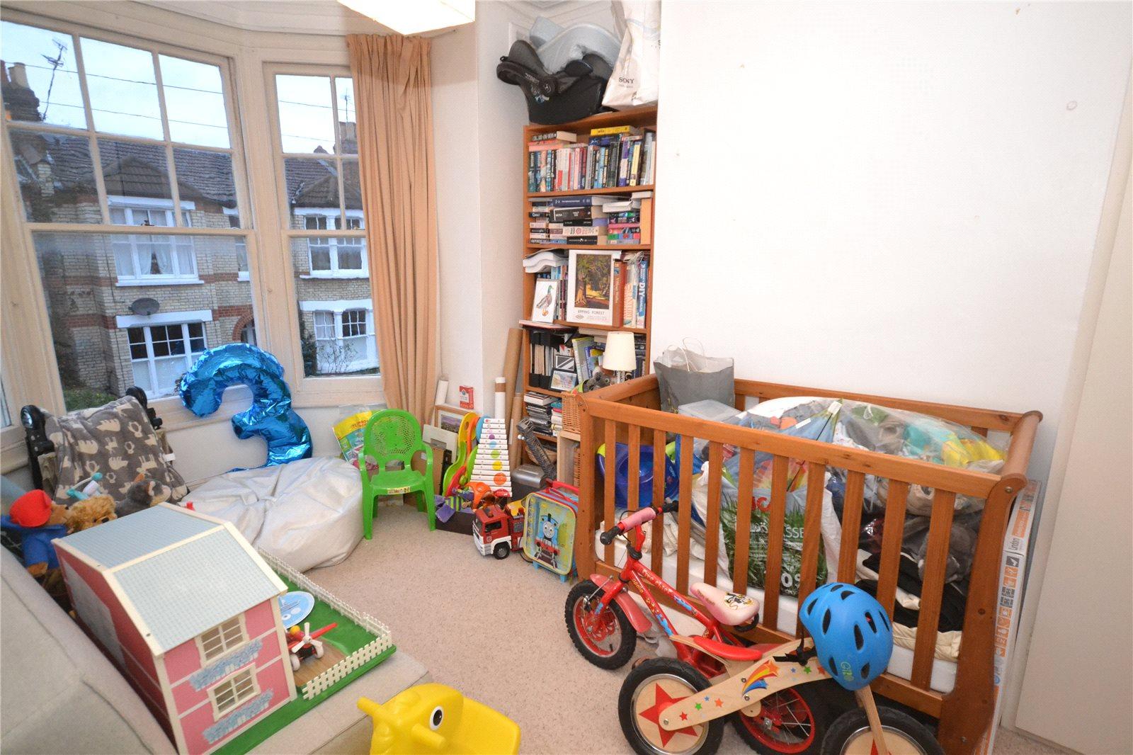 2 bedroom Property to rent + ' - Martyn Gerrard