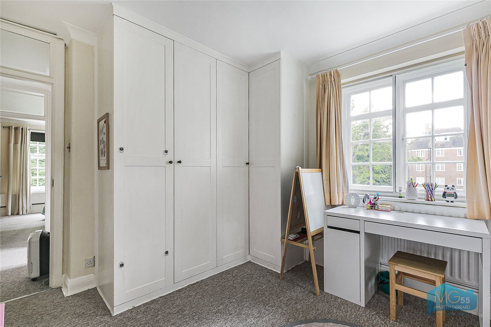 2 bedroom Apartment to rent - Martyn Gerrard