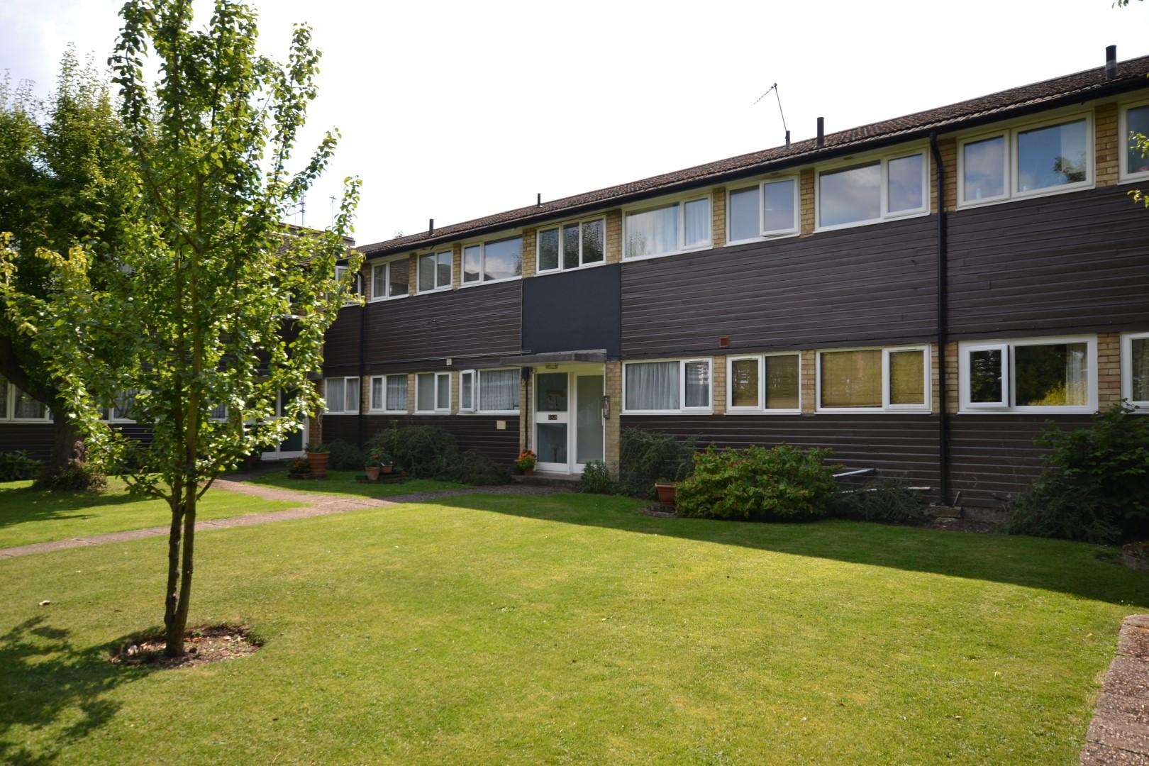 2 bedroom Ground Floor Flat to rent - Martyn Gerrard
