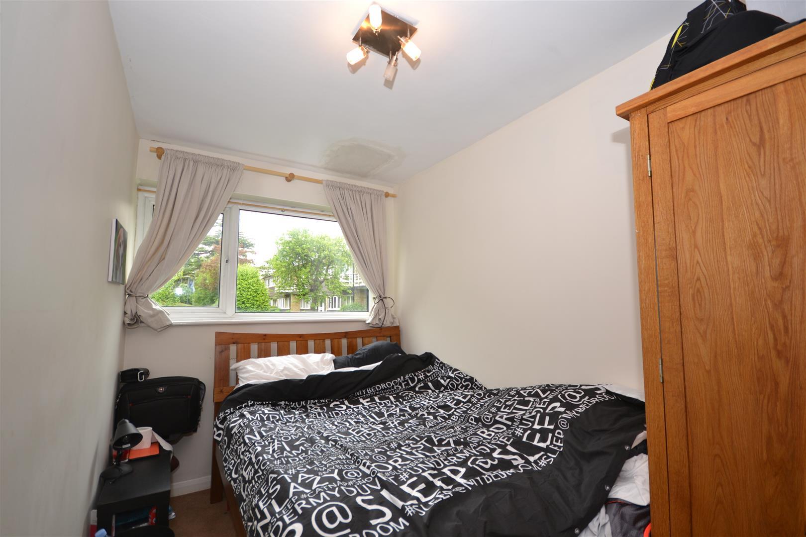 2 bedroom Ground Floor Flat to rent - Martyn Gerrard