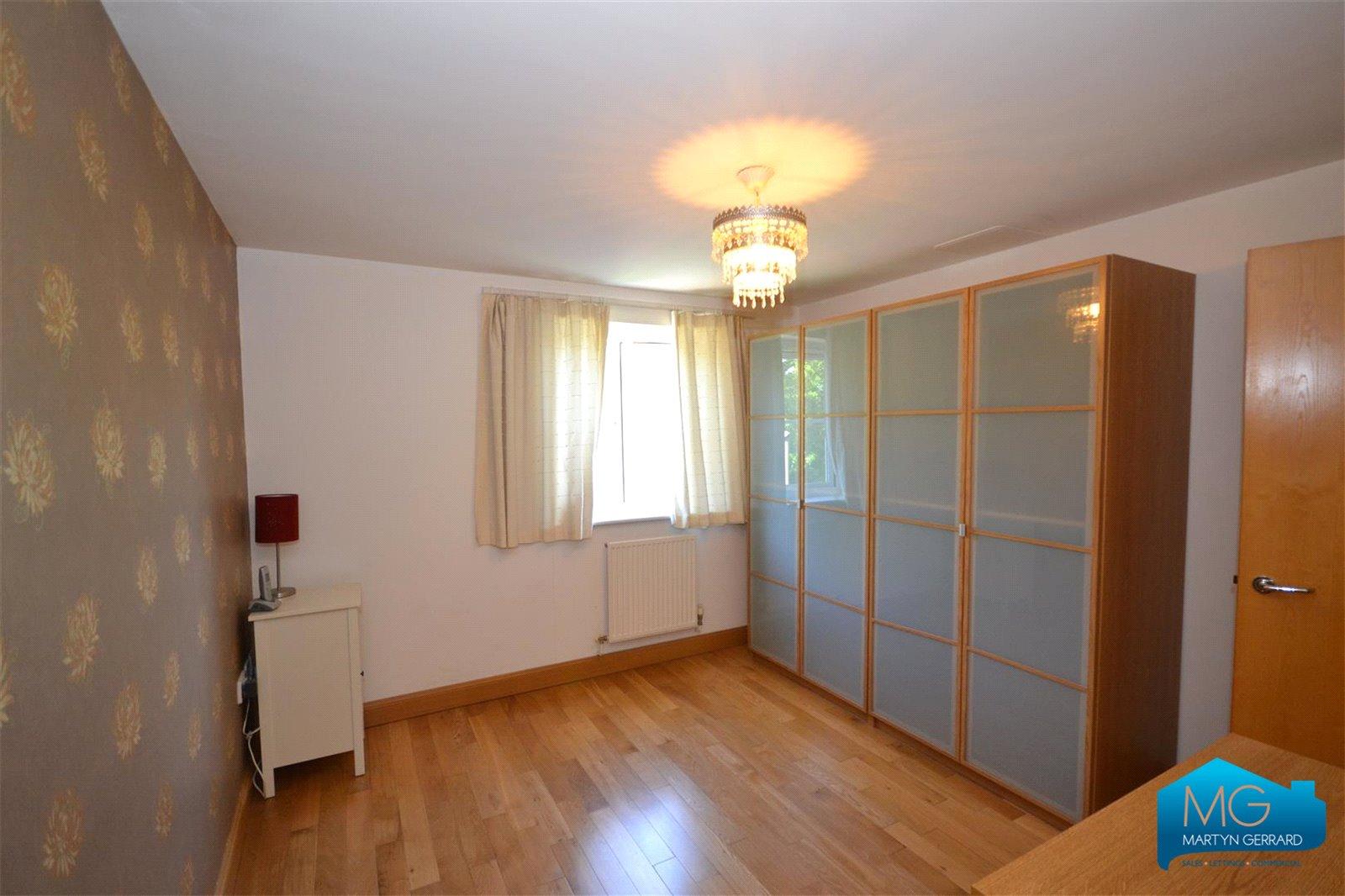 2 bedroom Apartment to rent - Martyn Gerrard