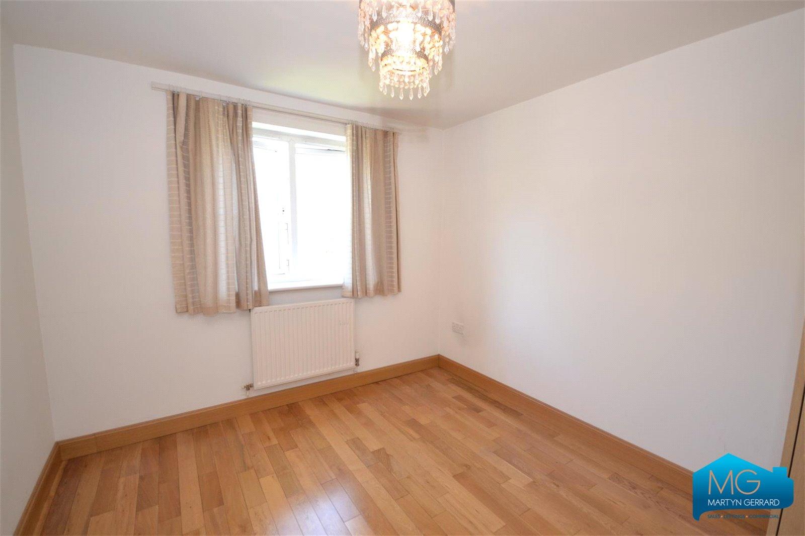 2 bedroom Apartment to rent - Martyn Gerrard