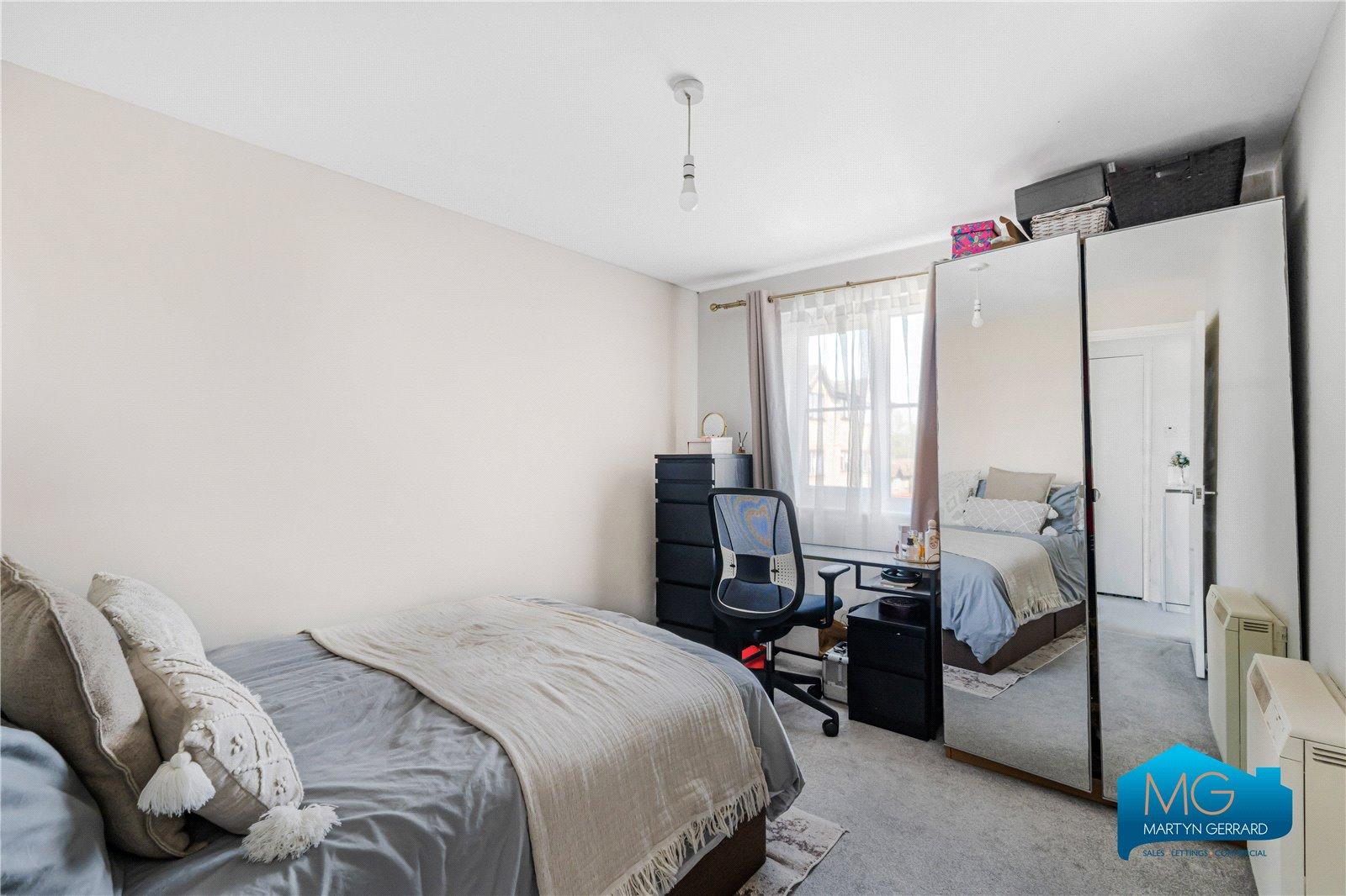 2 bedroom Apartment to rent - Martyn Gerrard