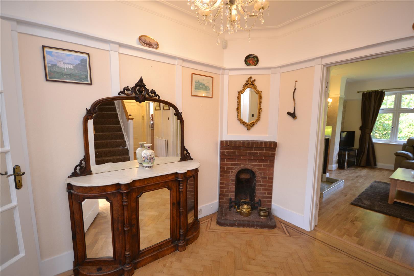 4 bedroom Semi-Detached House to rent - Martyn Gerrard