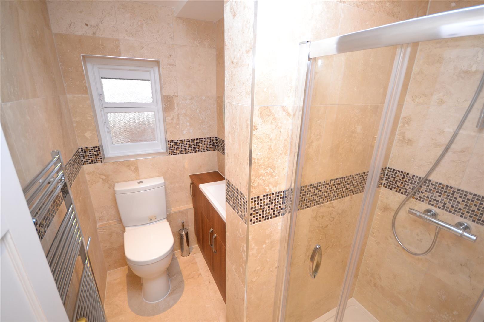 4 bedroom Semi-Detached House to rent - Martyn Gerrard