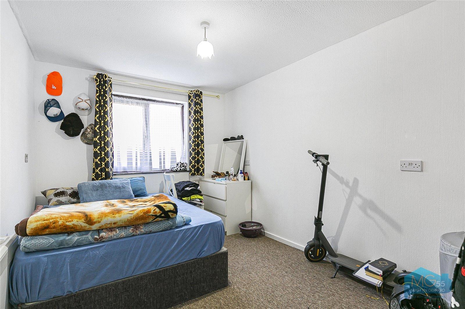 1 bedroom Ground Floor Flat to rent - Martyn Gerrard