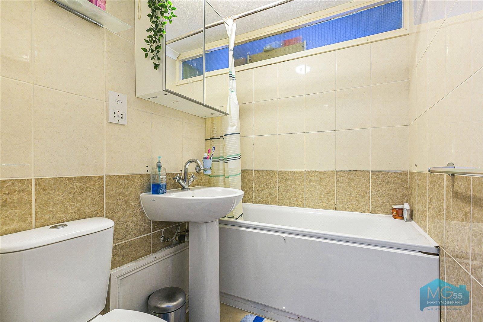 1 bedroom Ground Floor Flat to rent - Martyn Gerrard