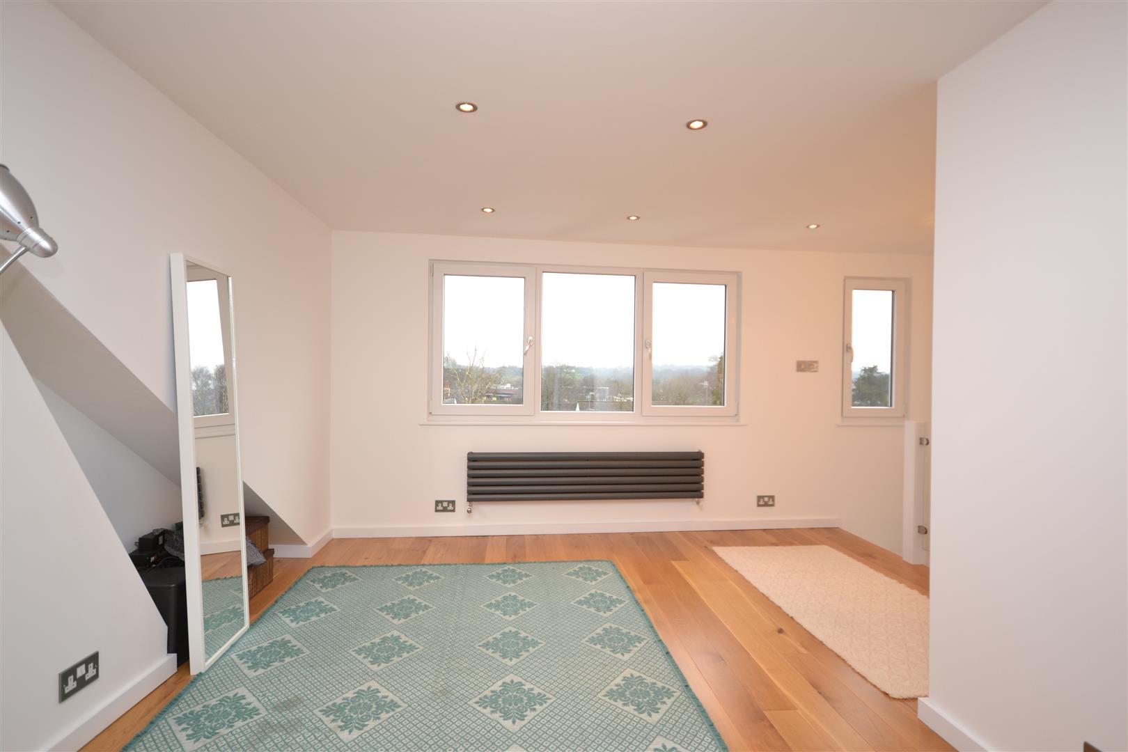 2 bedroom Apartment to rent - Martyn Gerrard
