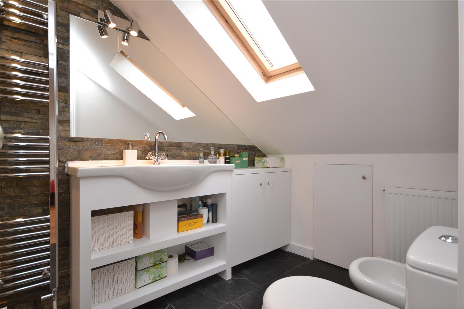 2 bedroom Apartment to rent - Martyn Gerrard