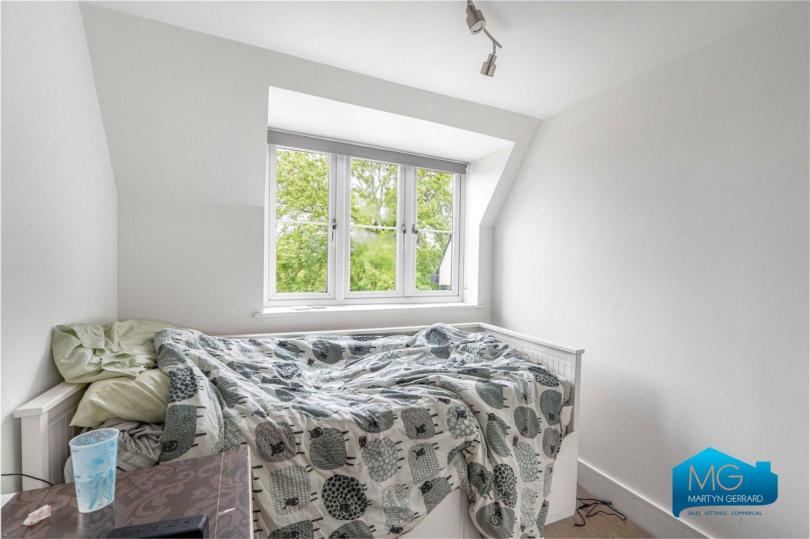 2 bedroom Apartment to rent - Martyn Gerrard