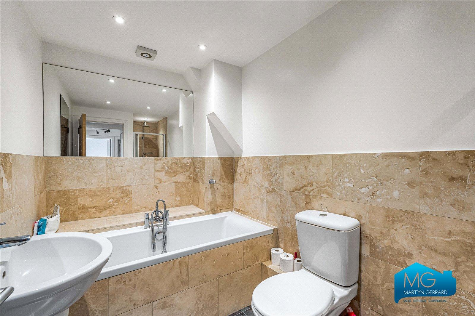 2 bedroom Apartment to rent - Martyn Gerrard