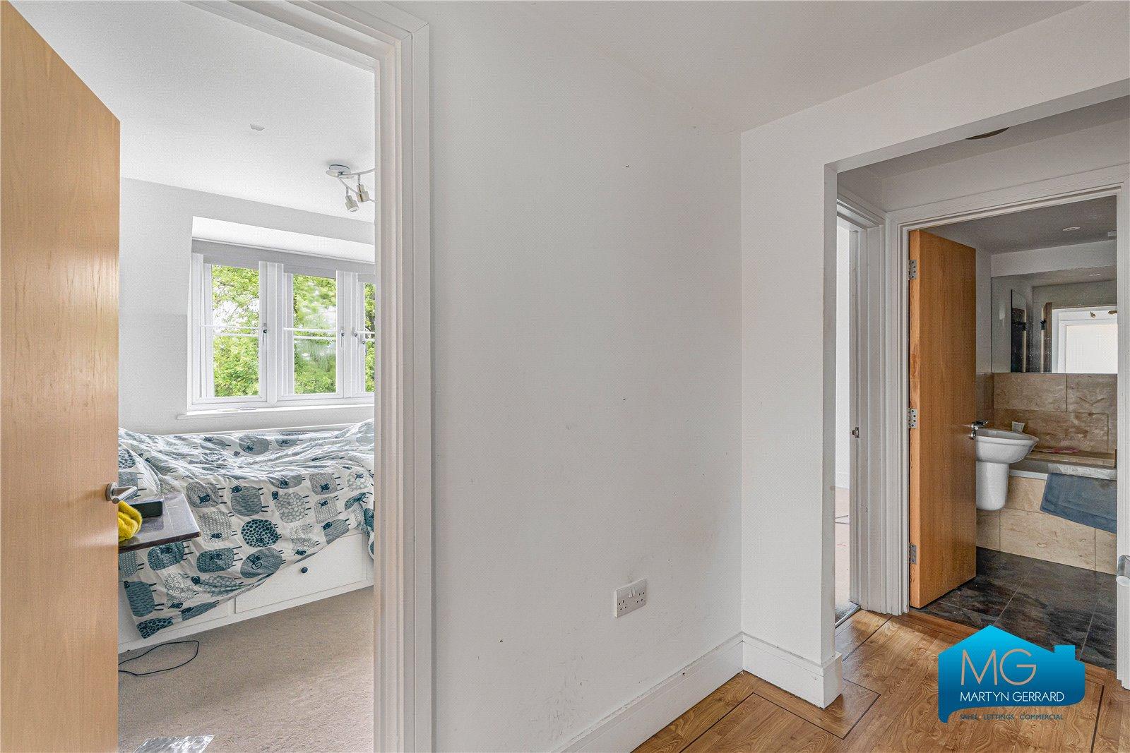2 bedroom Apartment to rent - Martyn Gerrard