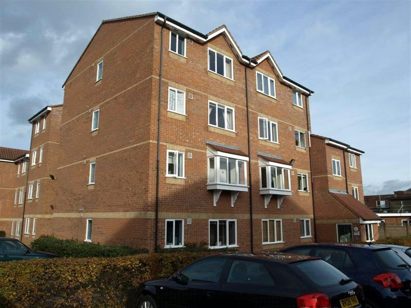 1 bedroom Ground Floor Flat to rent - Martyn Gerrard