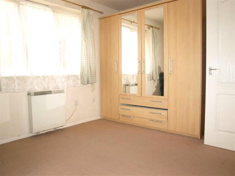1 bedroom Ground Floor Flat to rent - Martyn Gerrard