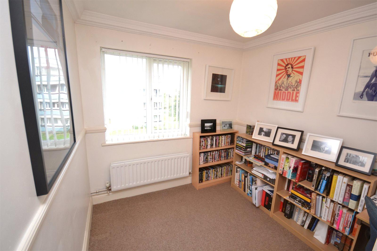 3 bedroom Apartment to rent - Martyn Gerrard