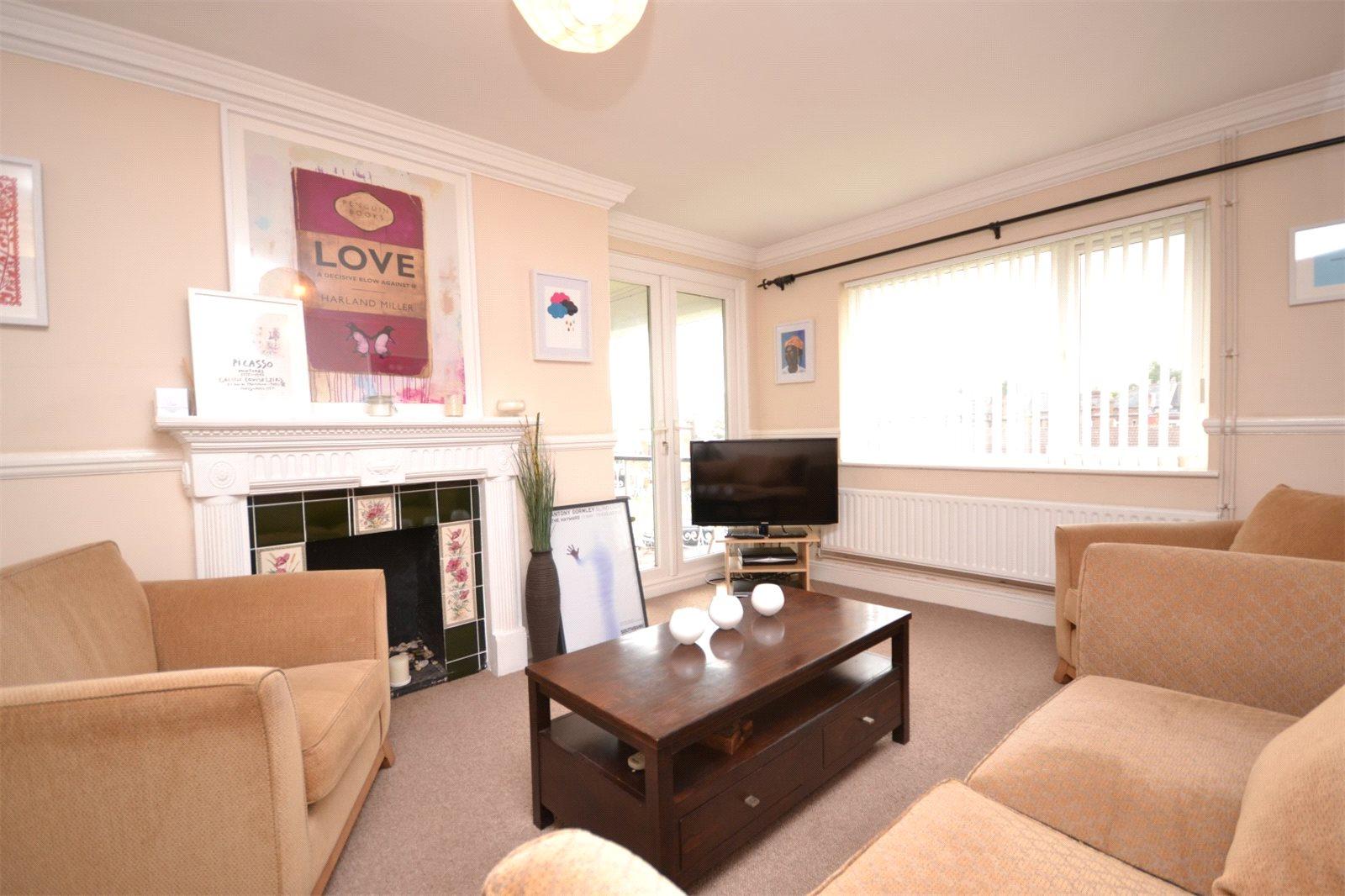3 bedroom Apartment to rent - Martyn Gerrard