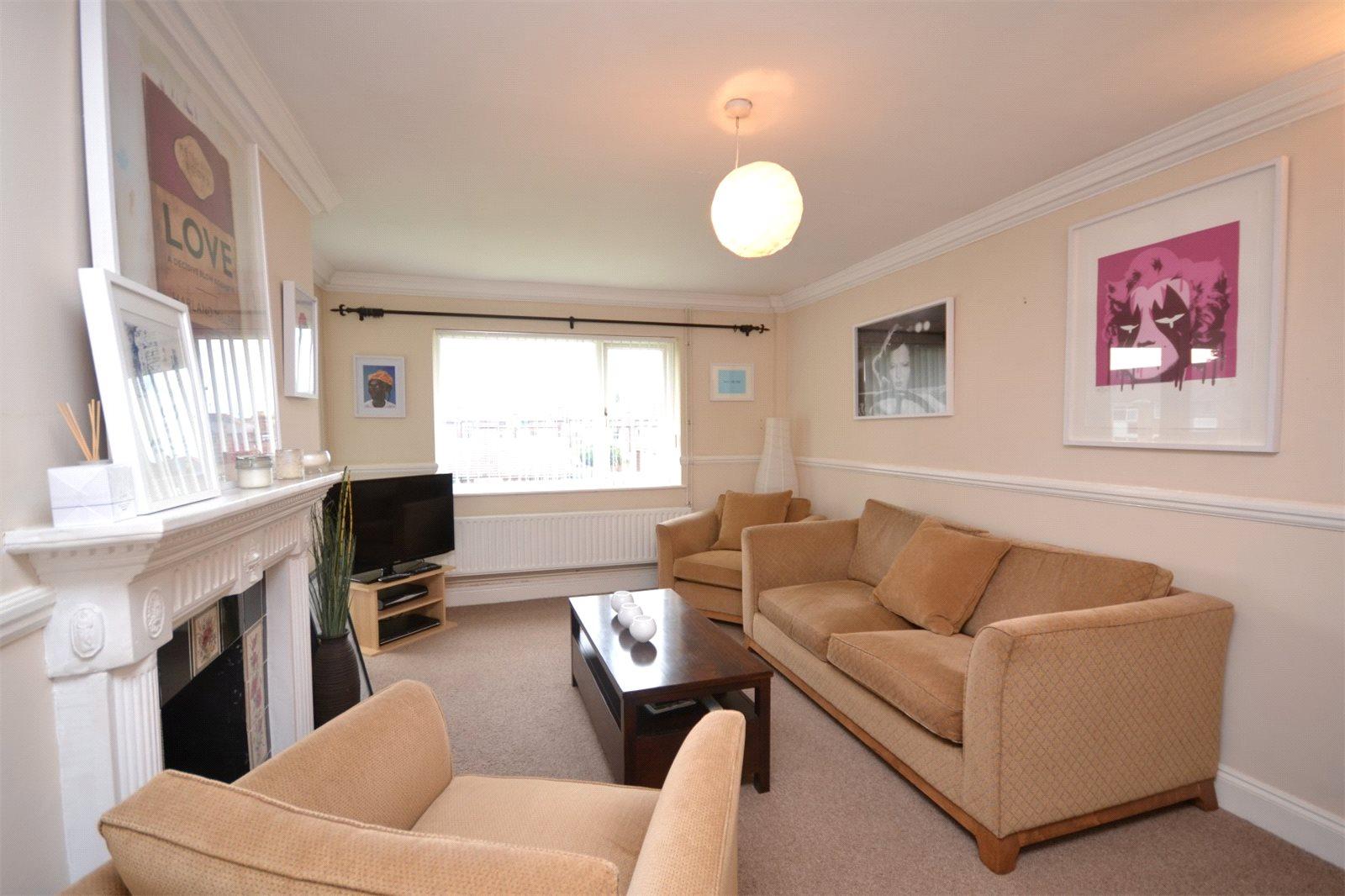 3 bedroom Apartment to rent - Martyn Gerrard