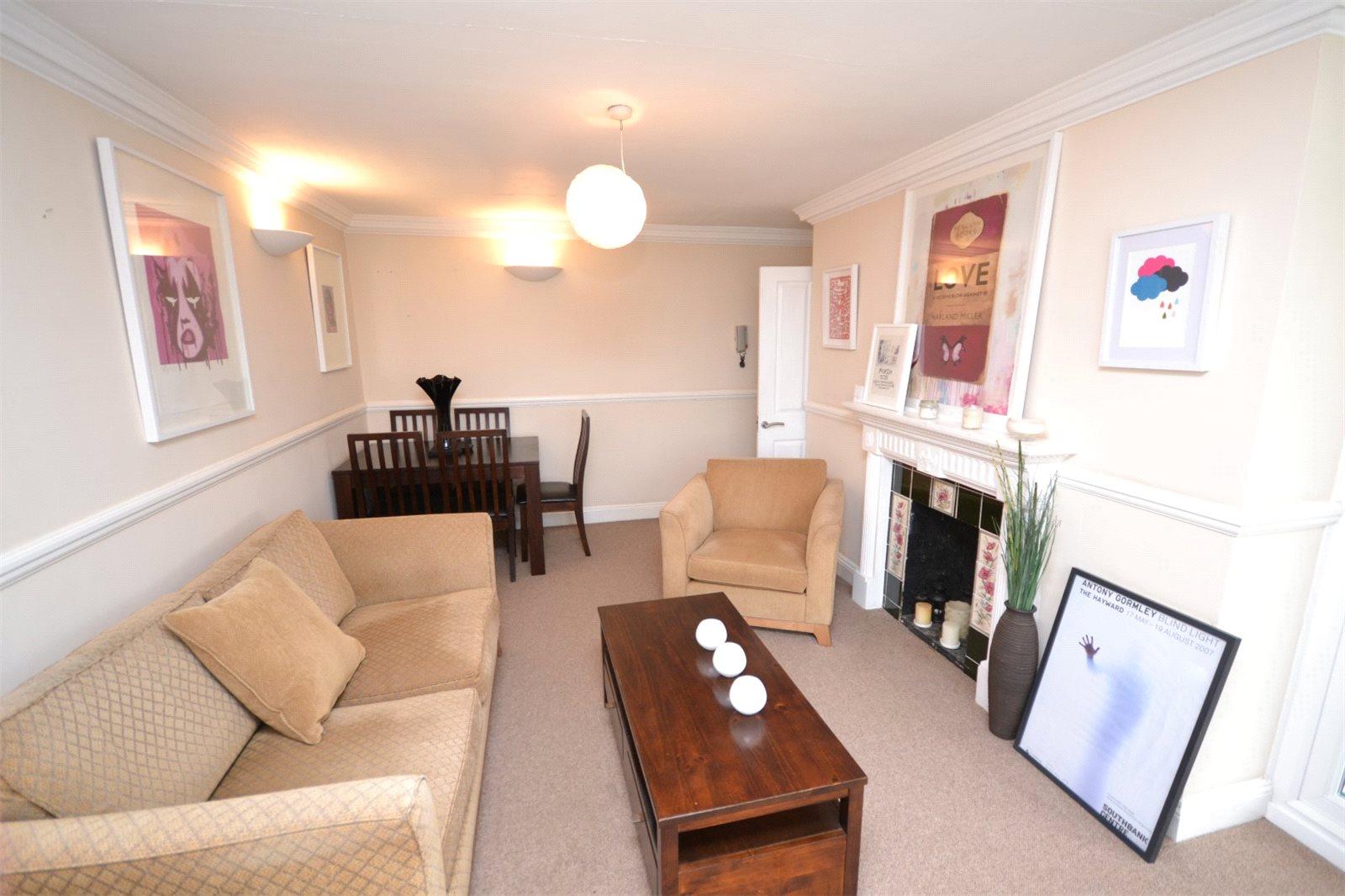 3 bedroom Apartment to rent - Martyn Gerrard