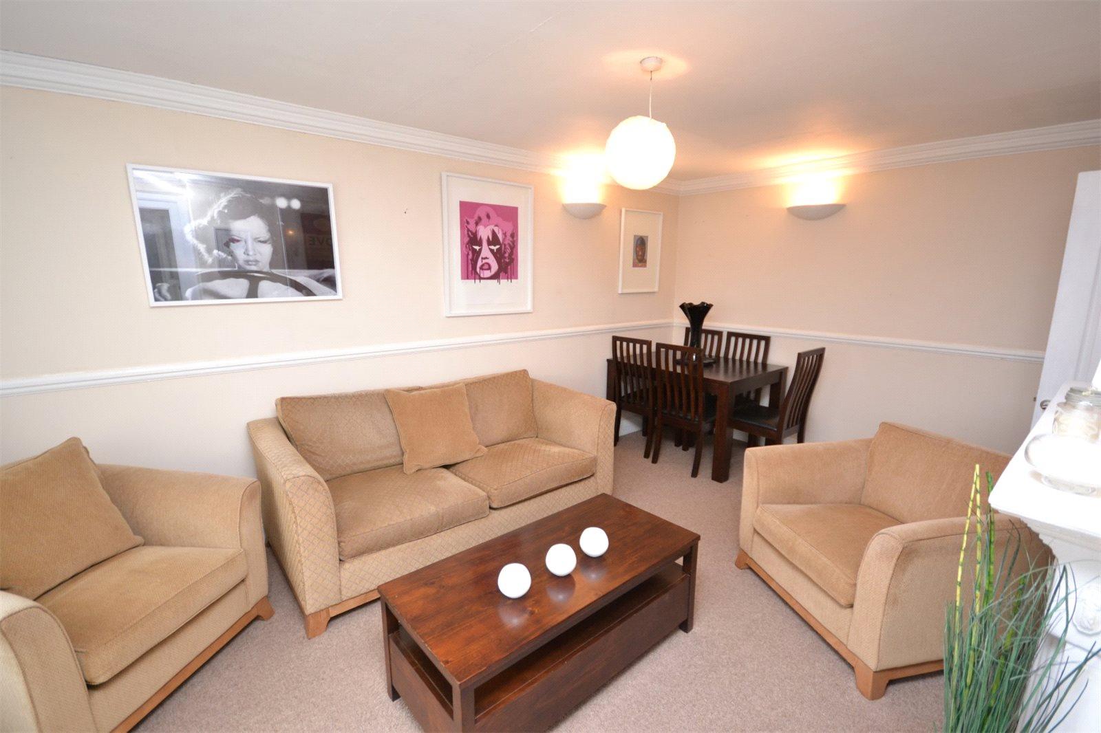 3 bedroom Apartment to rent - Martyn Gerrard