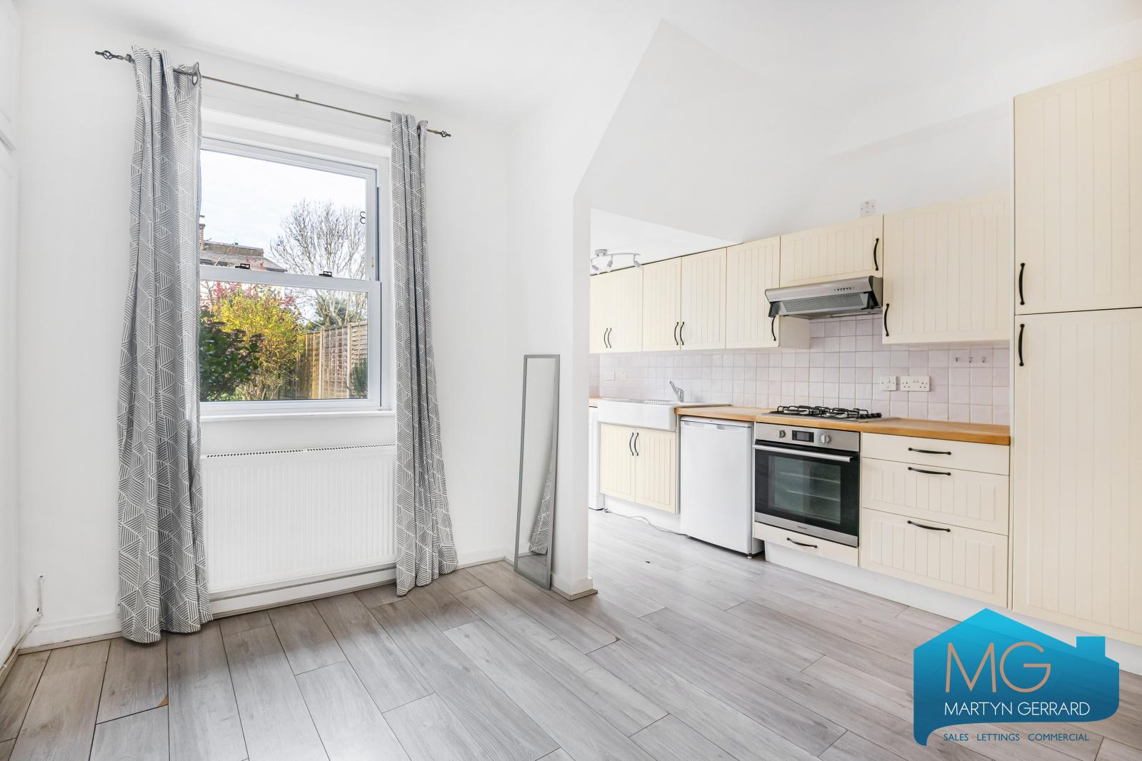 1 bedroom Apartment to rent + ' - Martyn Gerrard