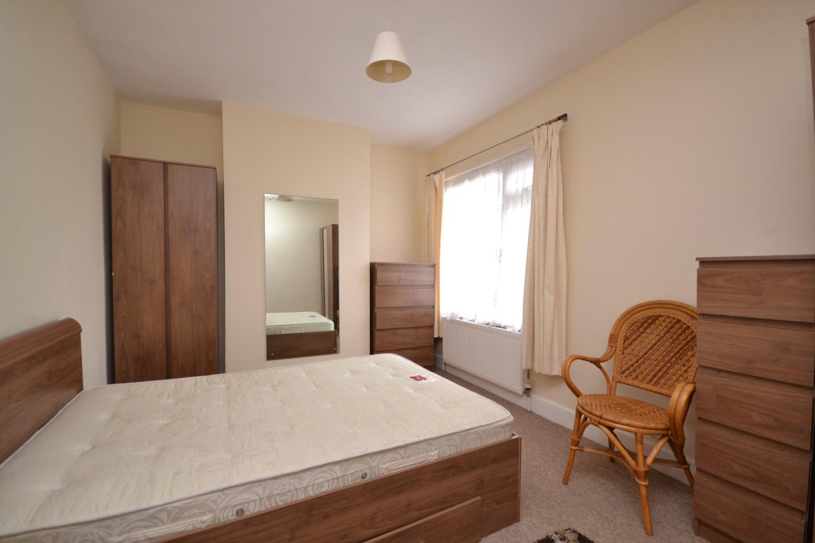 2 bedroom Apartment to rent - Martyn Gerrard