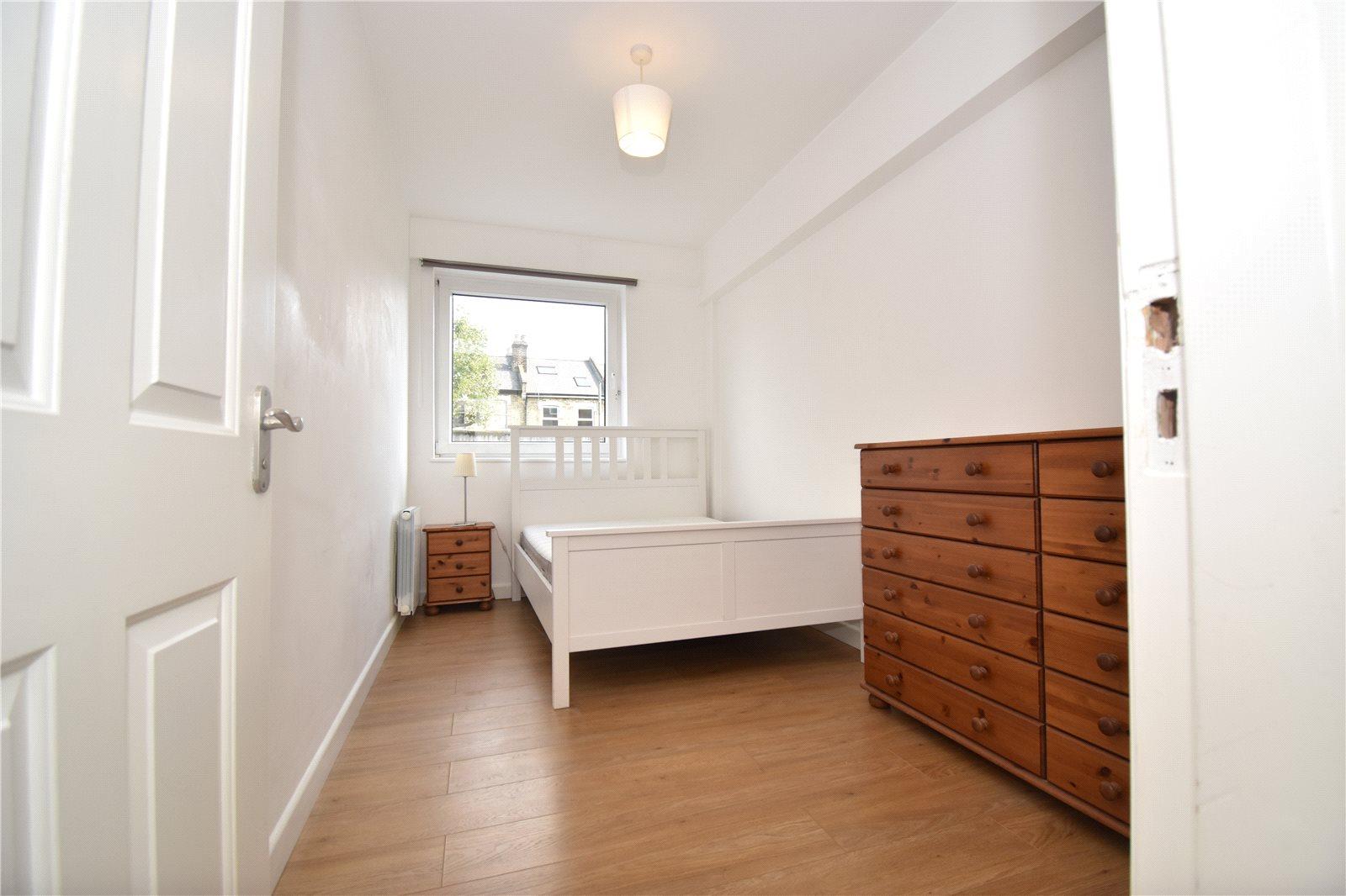 3 bedroom Ground Floor Flat to rent - Martyn Gerrard
