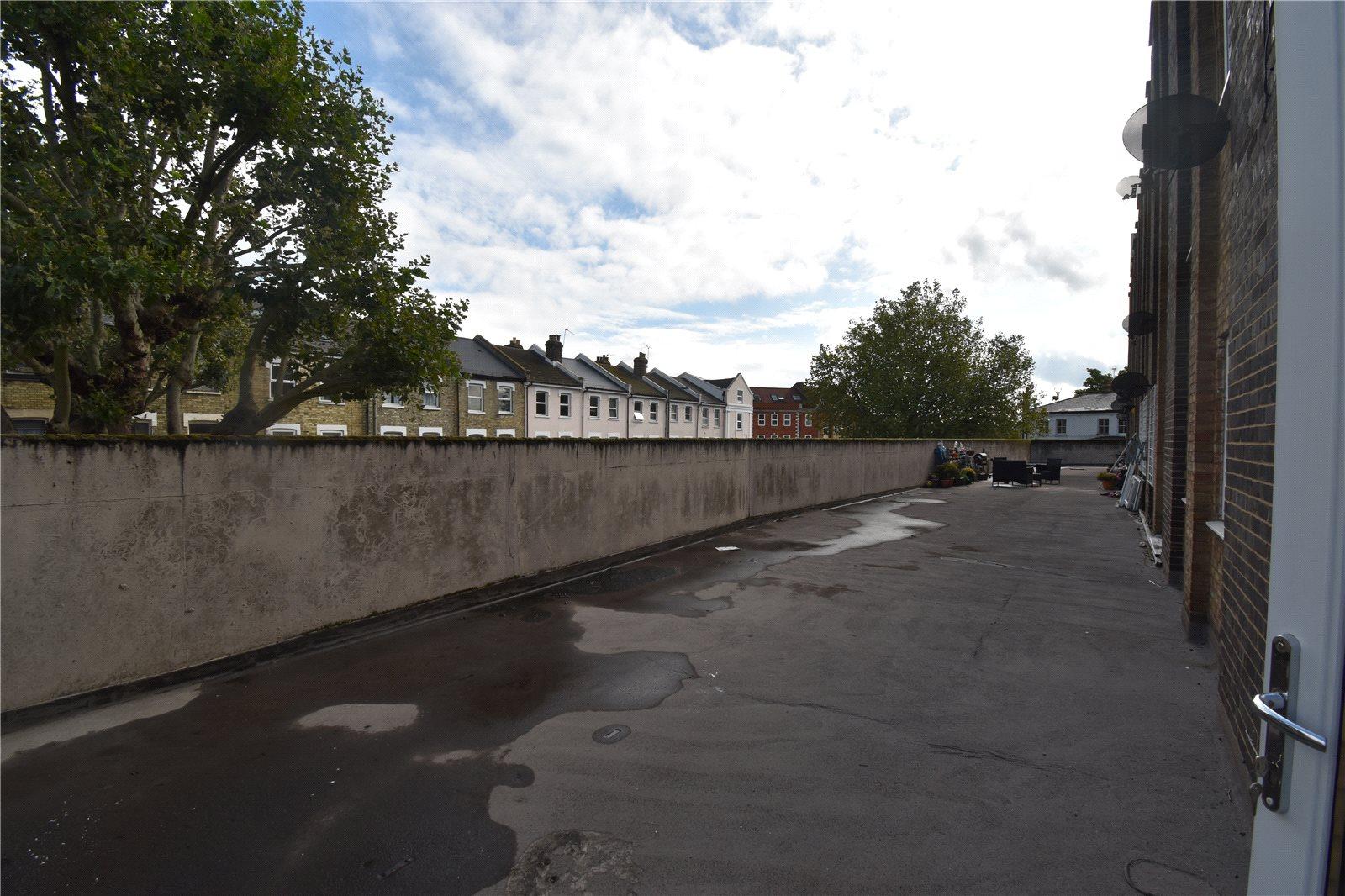 3 bedroom Ground Floor Flat to rent - Martyn Gerrard