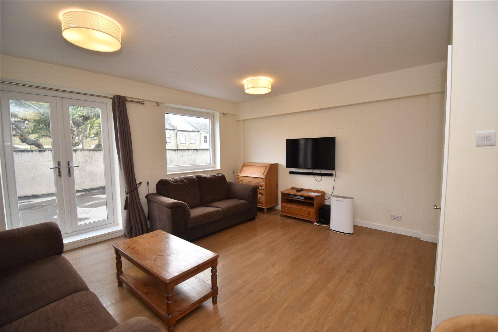 3 bedroom Ground Floor Flat to rent - Martyn Gerrard